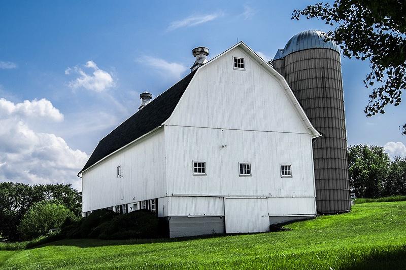 Wisconsin Homes for Sale with Farm Barn 350K to 400K